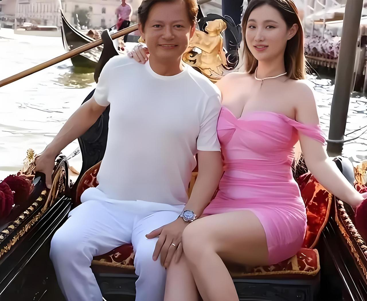65岁的莫华伦娶了小自己30岁的学生王冰冰，典型的各取所需，一个不图财，一个不好