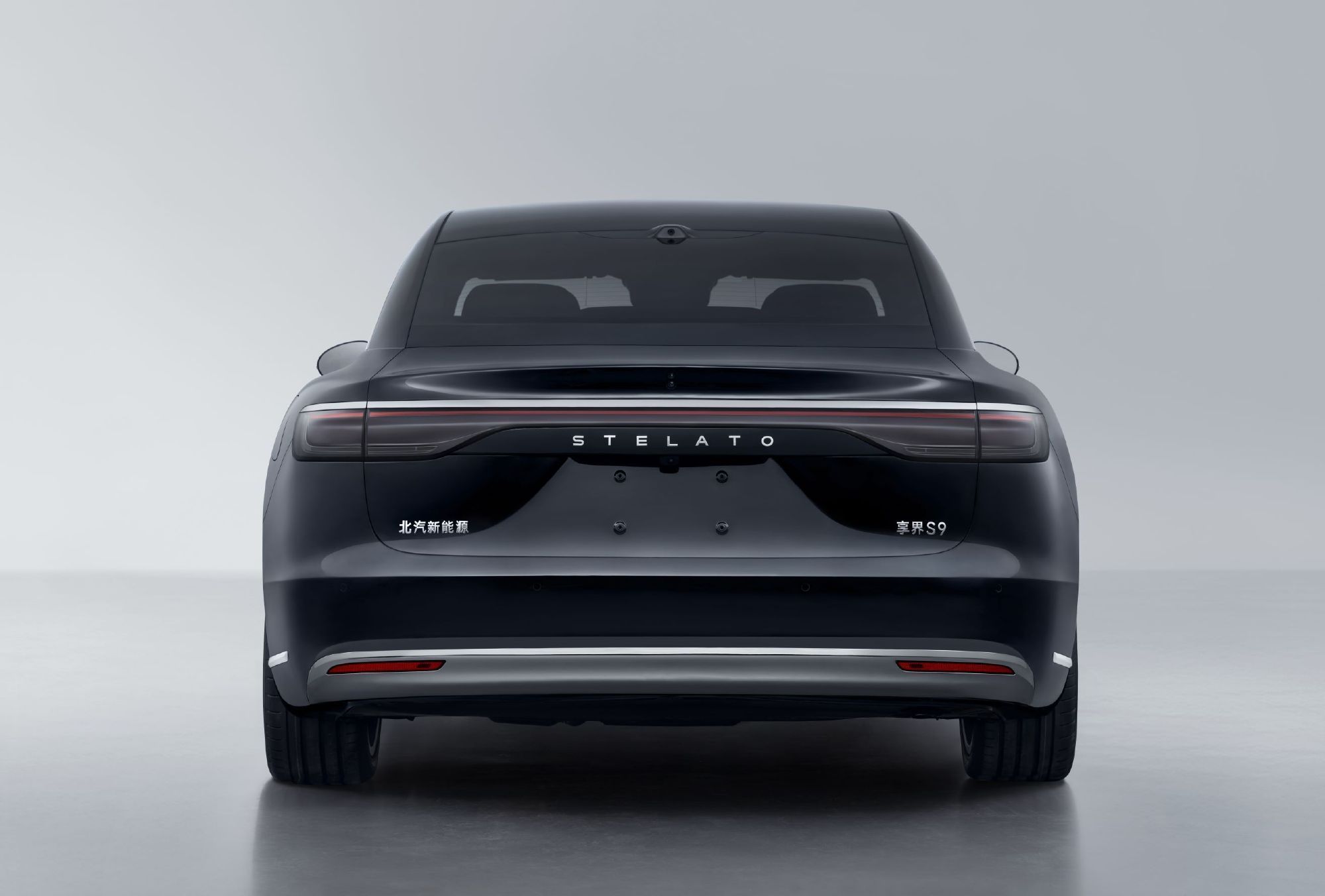 享界新款S9在青岛拍摄，感觉我还是去不上，不能第一时间看到这车。前几天也写了这车