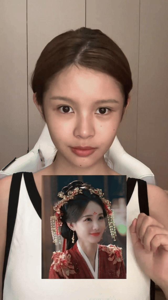 李一桐本人来了都得愣两秒李一桐仿妆惊掉下巴！看之前还寻思能有多像，看完直接傻眼。
