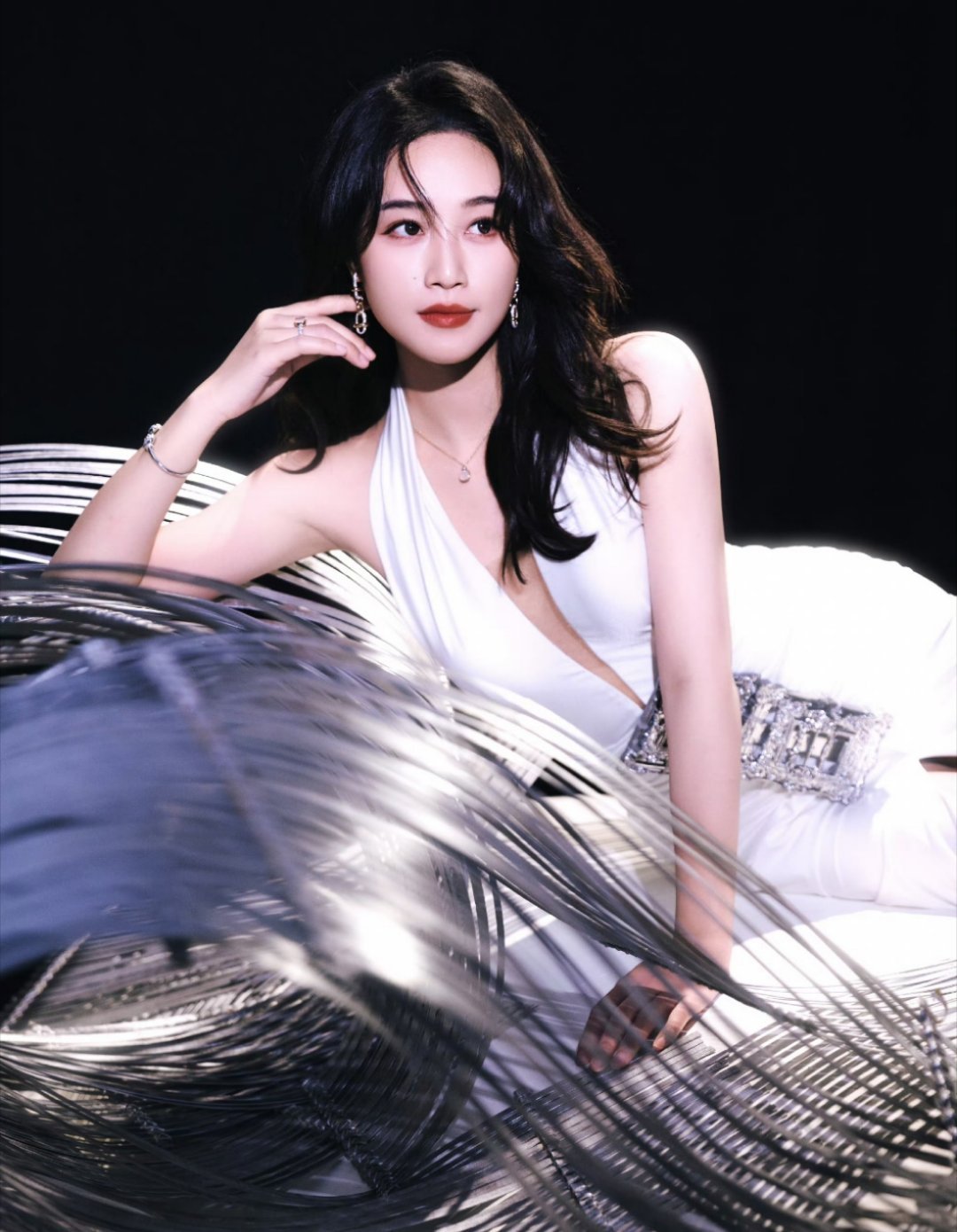 恭喜蓝盈莹荣获“年度闪耀演员”银色惊艳瞬间，与美好不期而遇！​​​