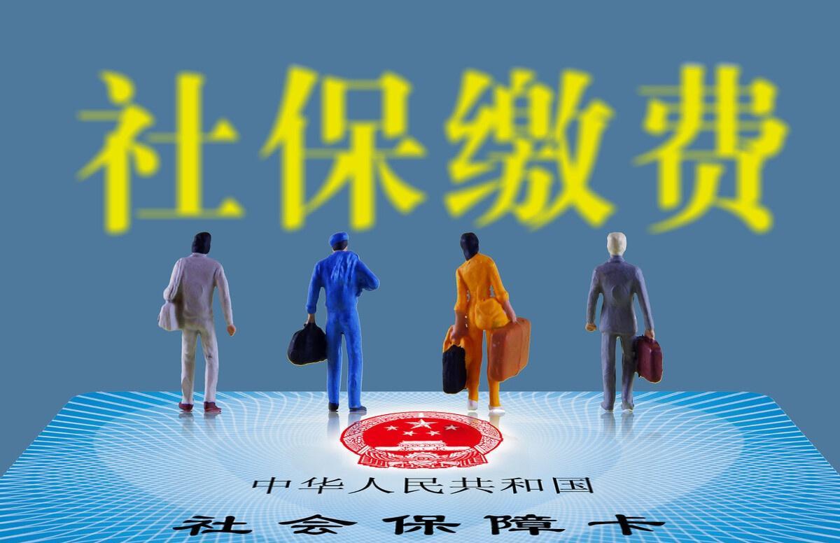 表姐干了35年护士，55岁一退休，月到手7200。攀枝花社区卫生中心，不是大医
