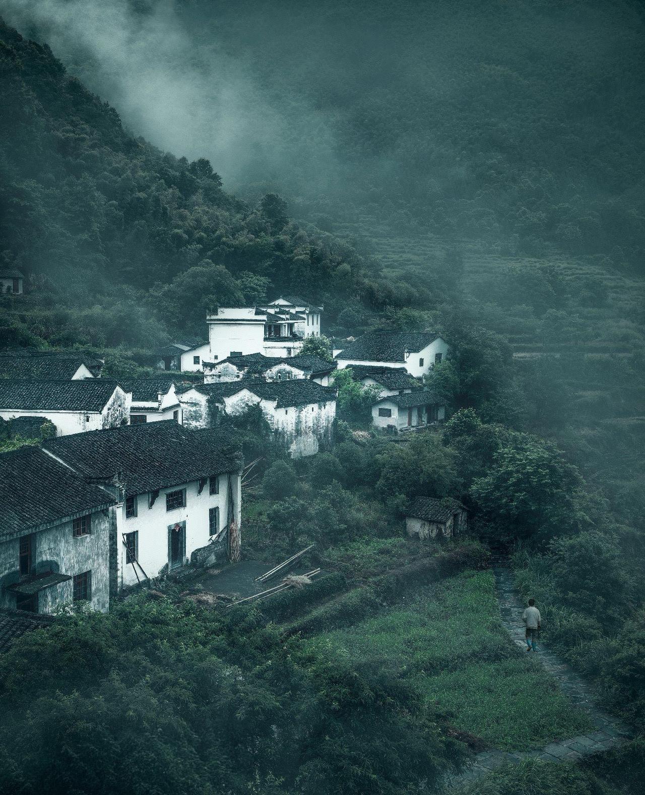 皖南和浙西实际上都美不胜收，我每年都会前往皖南。那么，皖南和浙西有何差异呢？差异