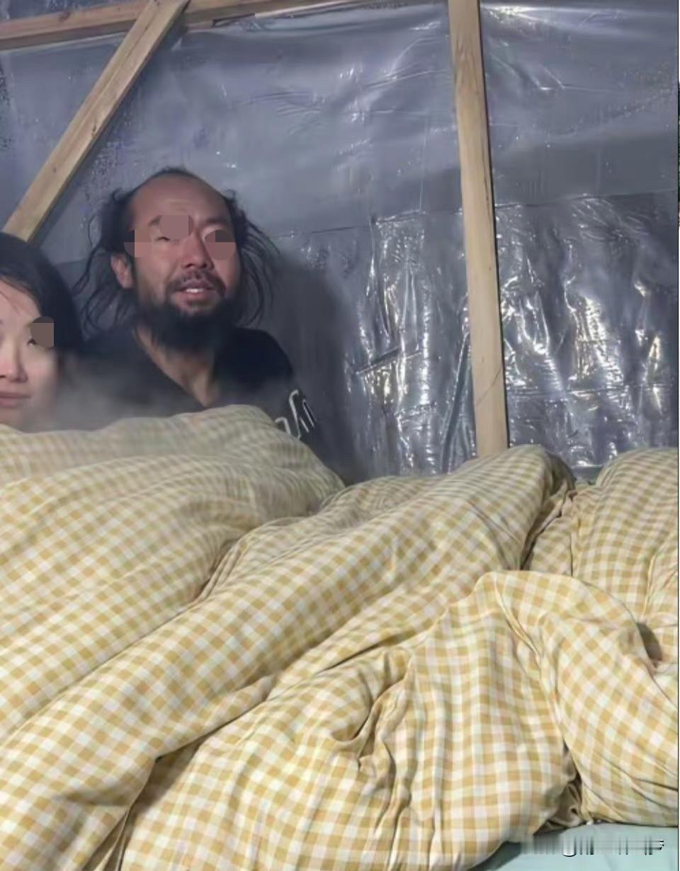 徒步夫妻，这么冷的天气，真的很佩服他们