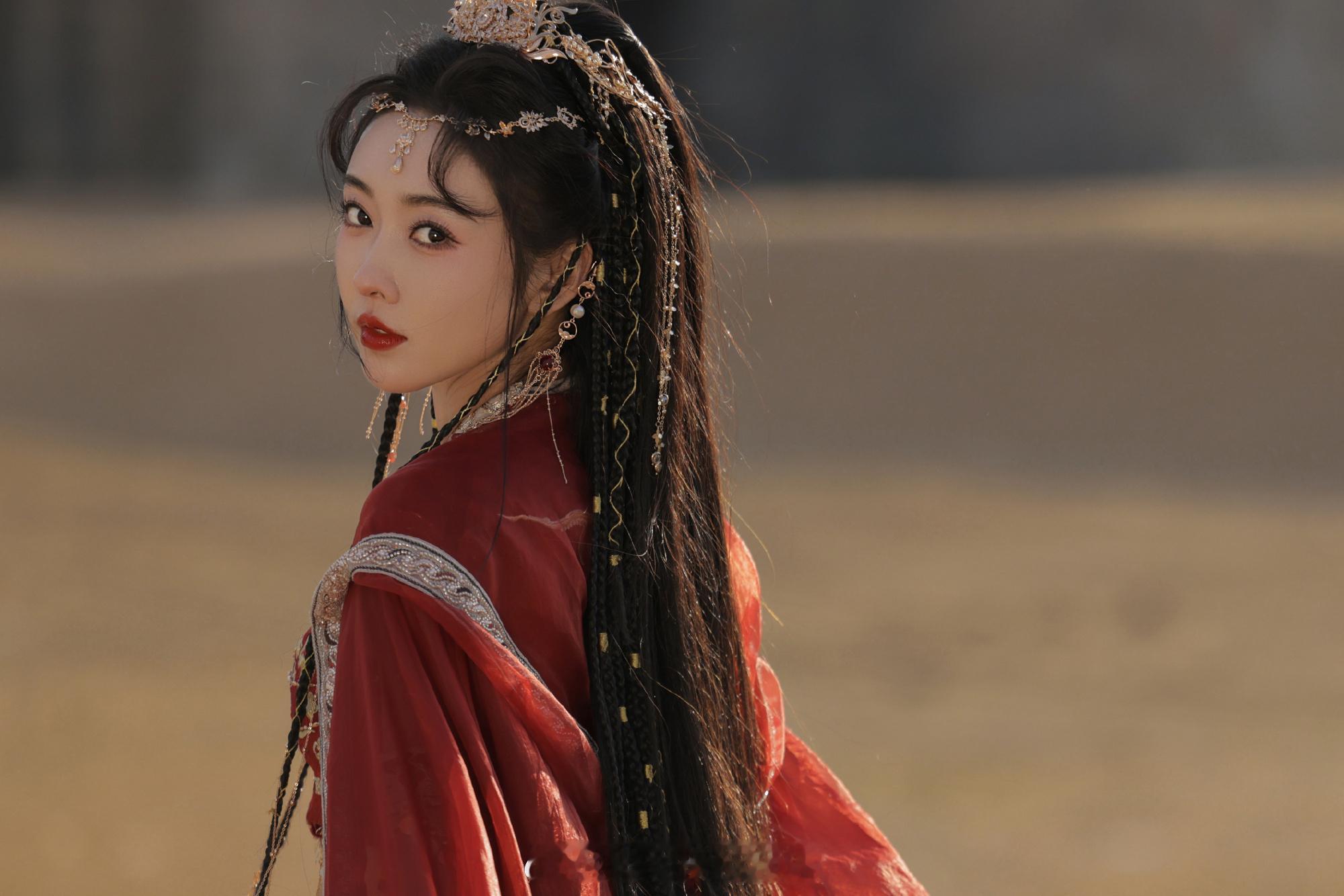 宣璐红衣异域古风写真造型