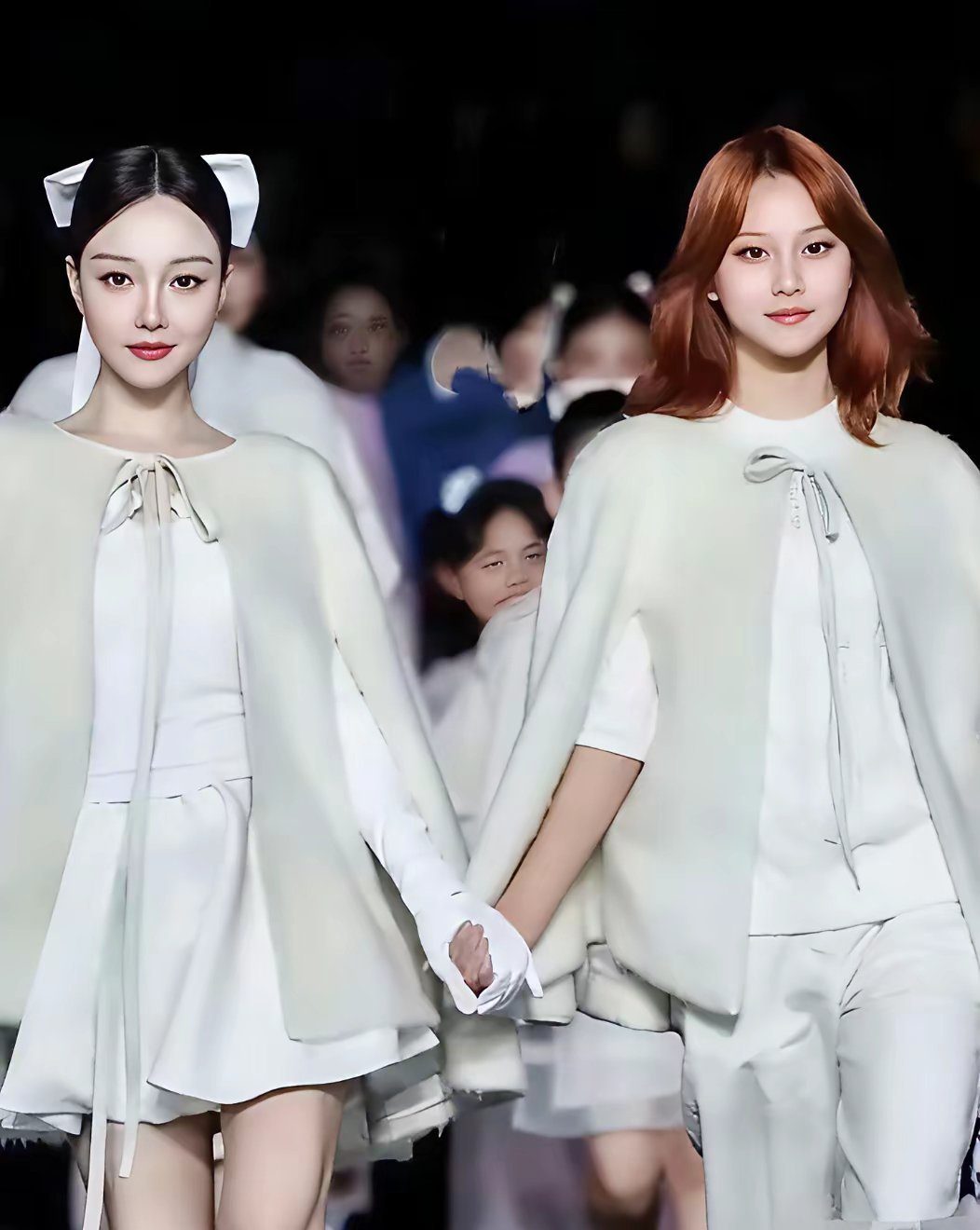 医美真可怕，妈妈竟比女儿还显年轻看的出来谁是妈妈谁是女儿吗？