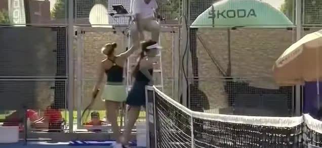 罕见，王欣瑜获胜拒绝和裁判握手！WTA250布拉格站女单第二轮，中国金花王欣瑜