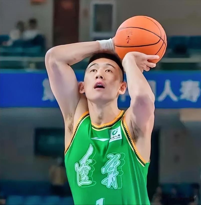 辽篮新动态，主教练人选确定，付豪两年顶薪续约，18岁天才小将入选国家集训队。