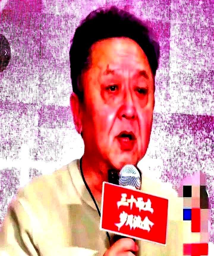 20亿现金支票推到面前，郭德纲直接给怼了回去：我这儿不要。资本进来，今天签