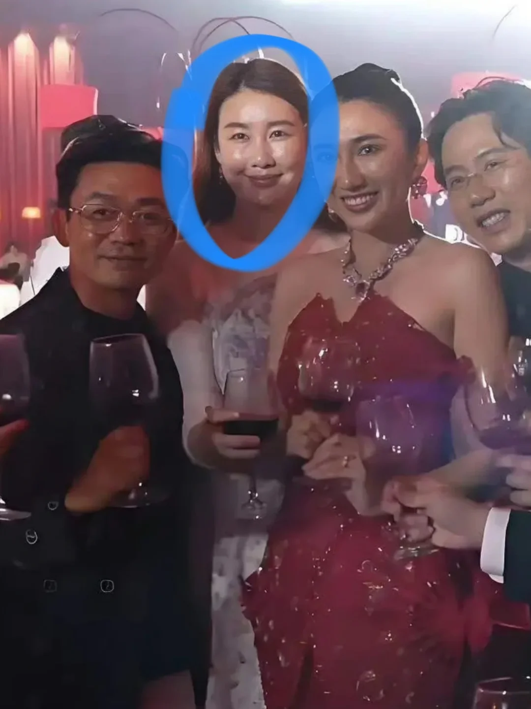 王宝强带着冯清参加朋友婚礼