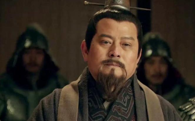 公元前188年，年仅23岁的汉惠帝突然驾崩。左丞相陈平十分悲痛，突然有人拍了拍他