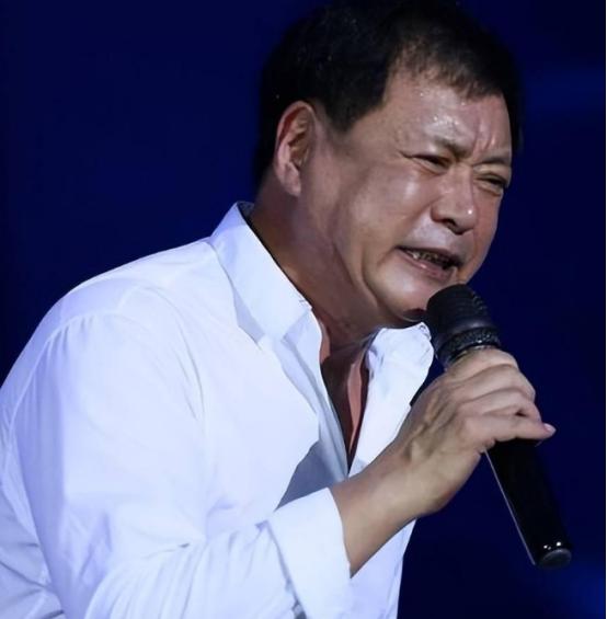 1982年，刘晓庆到南京演出，遇见了正在拍戏的迟志强，晚上几杯酒下肚后，刘晓庆让