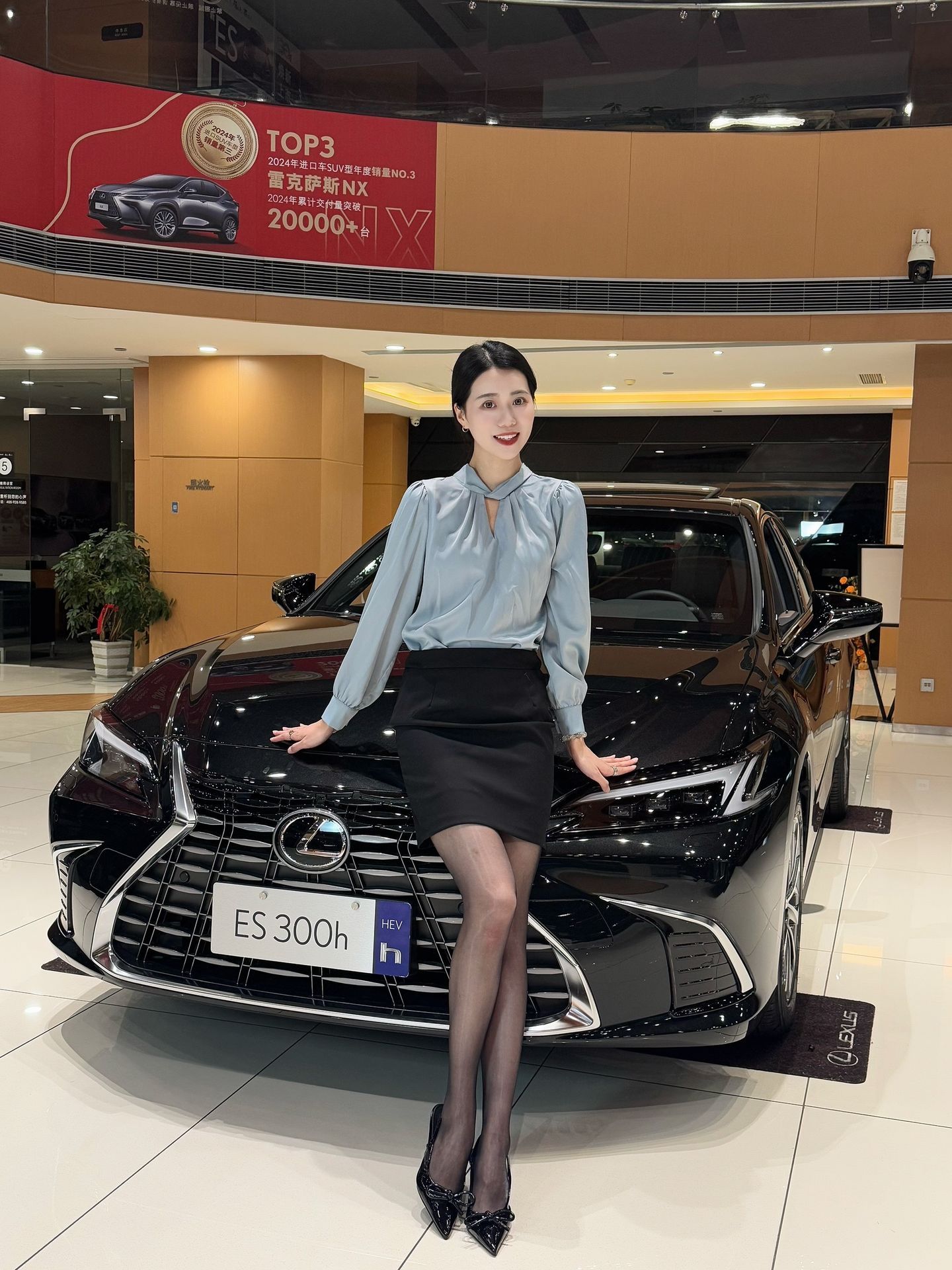 ES300h新款大灯挺好看的​​​