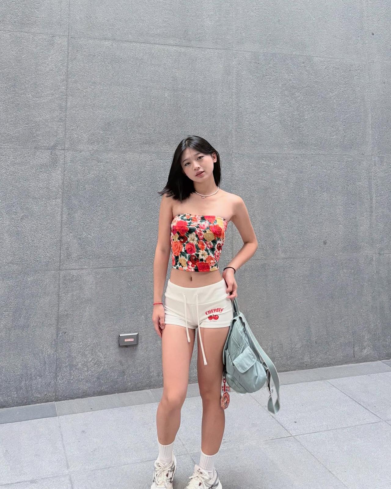 美女夏季穿搭夏天该有的样子短发