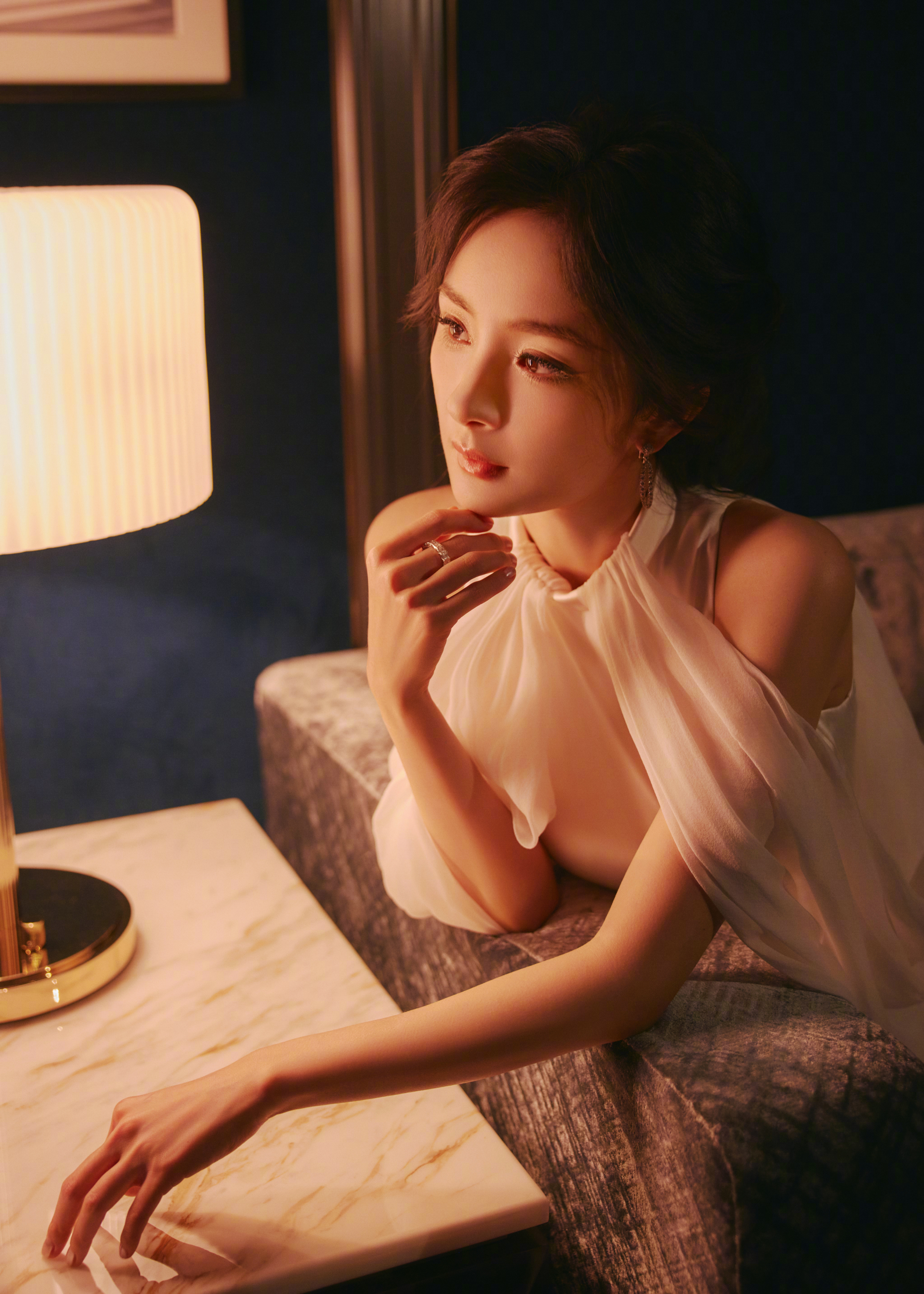 杨幂比较有质感的两张。​​​