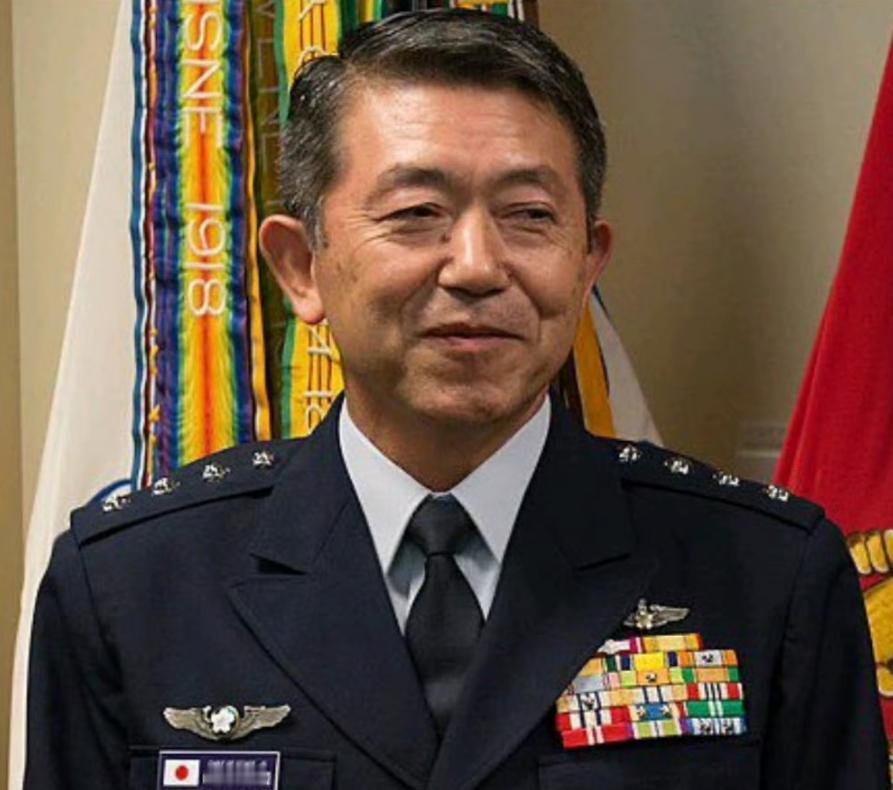 就在今天，中国对日本右翼发出了第一份制裁令：不准入境、冻结各类财产。 12月