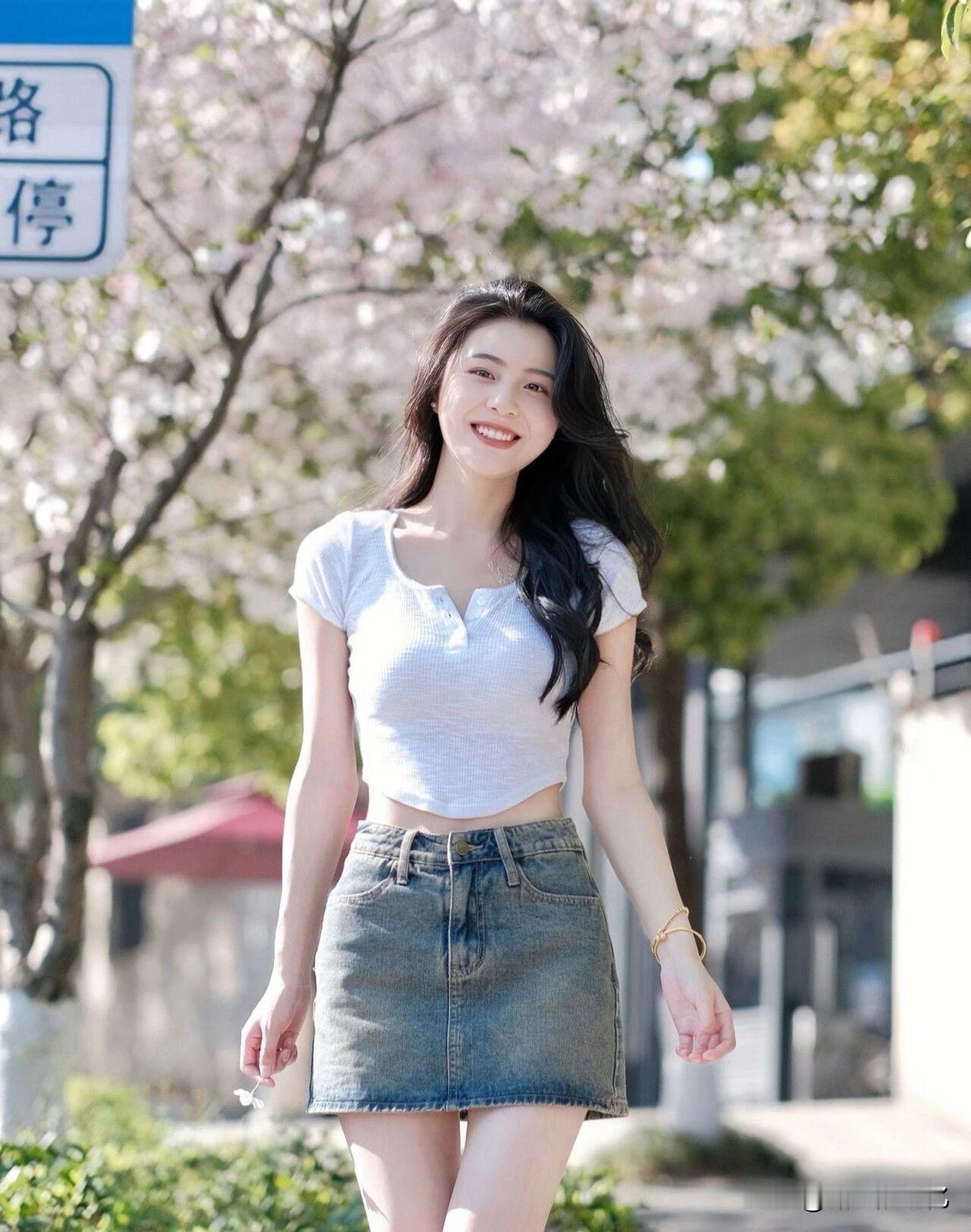 “随手一拍就是大片！街头花树拍照指南！[比心][比心][比心]秋日花海拍照树