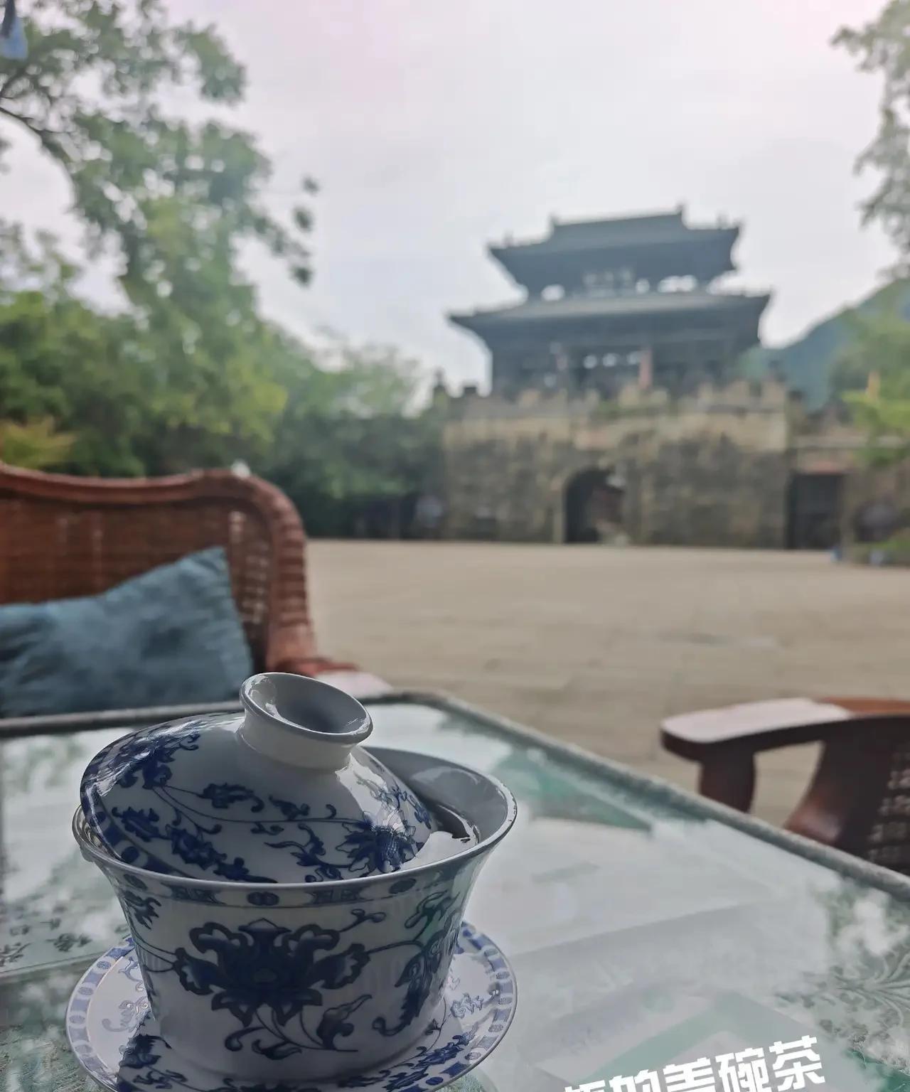 前几天，利用“国庆”前最后一周时间，一个人到四川的广元，阆中游玩了几天，想想这几