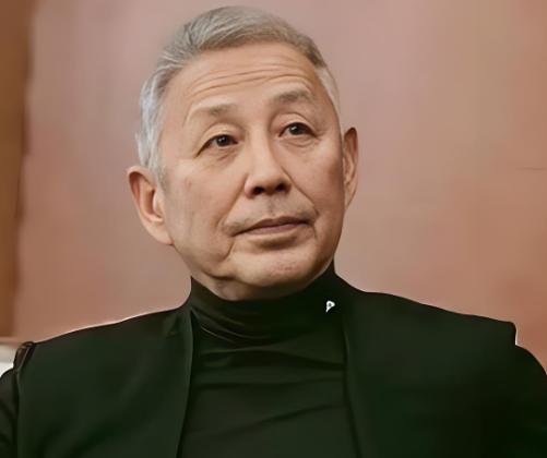 一位很厉害的处级干部说：“跟厉害的人在一起，人家顶多看不起你，但绝对不会搞你