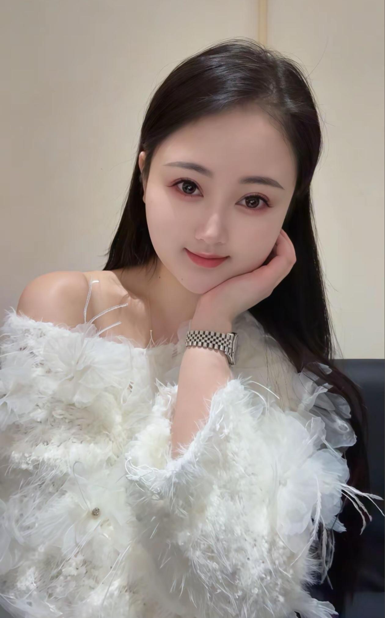 这姑娘穿得真有范儿！