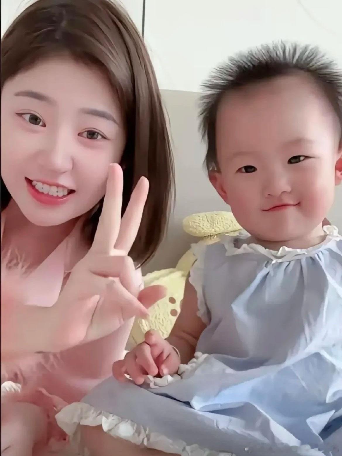 黄一鸣考虑向女儿坦白父亲身份还是不要了吧……孩子还那么小如果闪闪知道的话不一定是