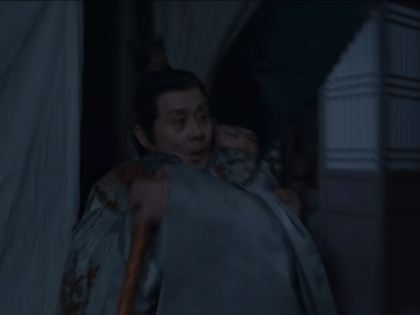 太抽象了，谁保护谁[捂脸哭][捂脸哭][捂脸哭][捂脸哭]​​​
