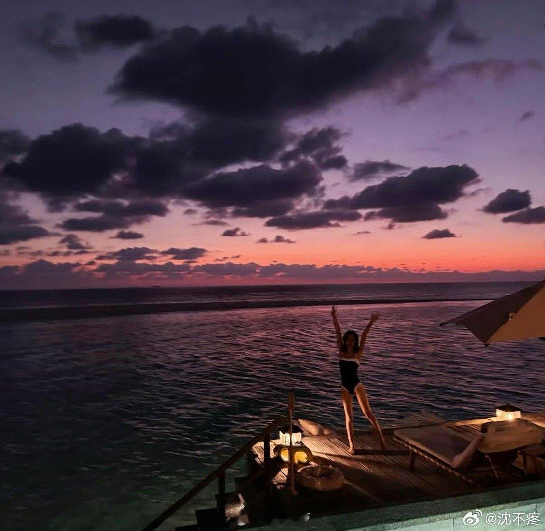 赵今麦出片率超高的拍照方式最高级的拍照是“忘记拍照”。像赵今麦一样沉浸当下，捕