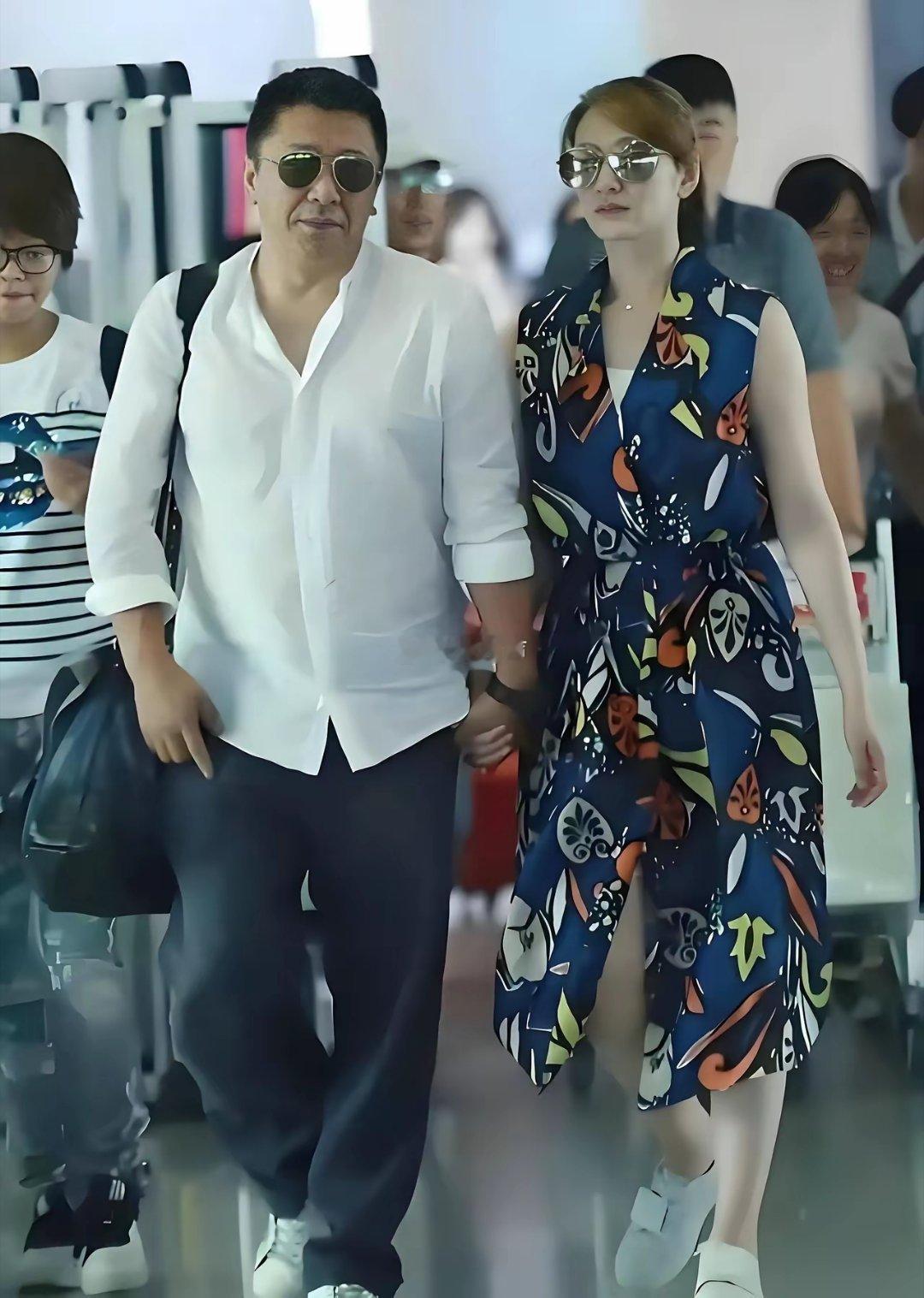 这是李小冉的老公徐佳宁，1970年生于辽宁锦州。他是从长影演员转型金牌制片人，是