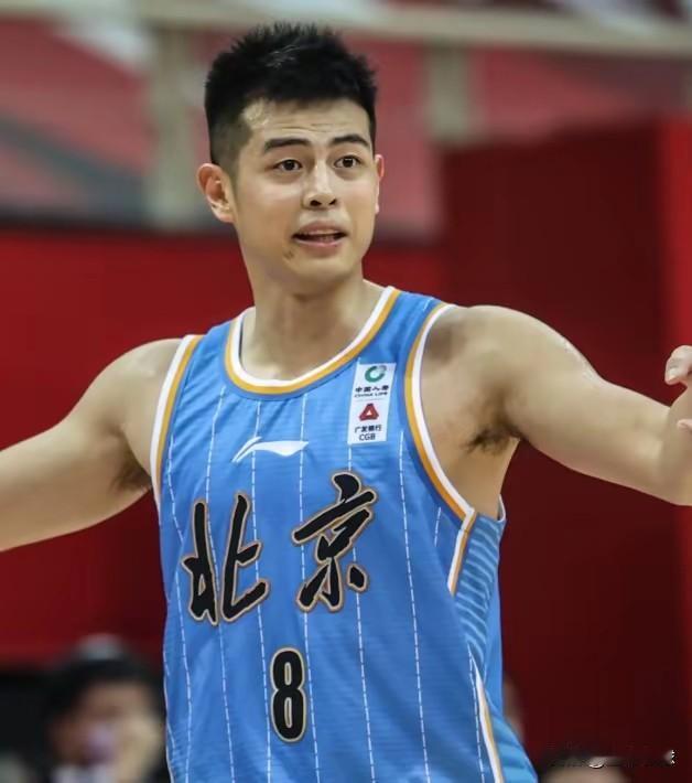 35岁依然是中国篮球的潜力股！方硕，直接让这个话题真实化了。第五节潜力赛，方硕，