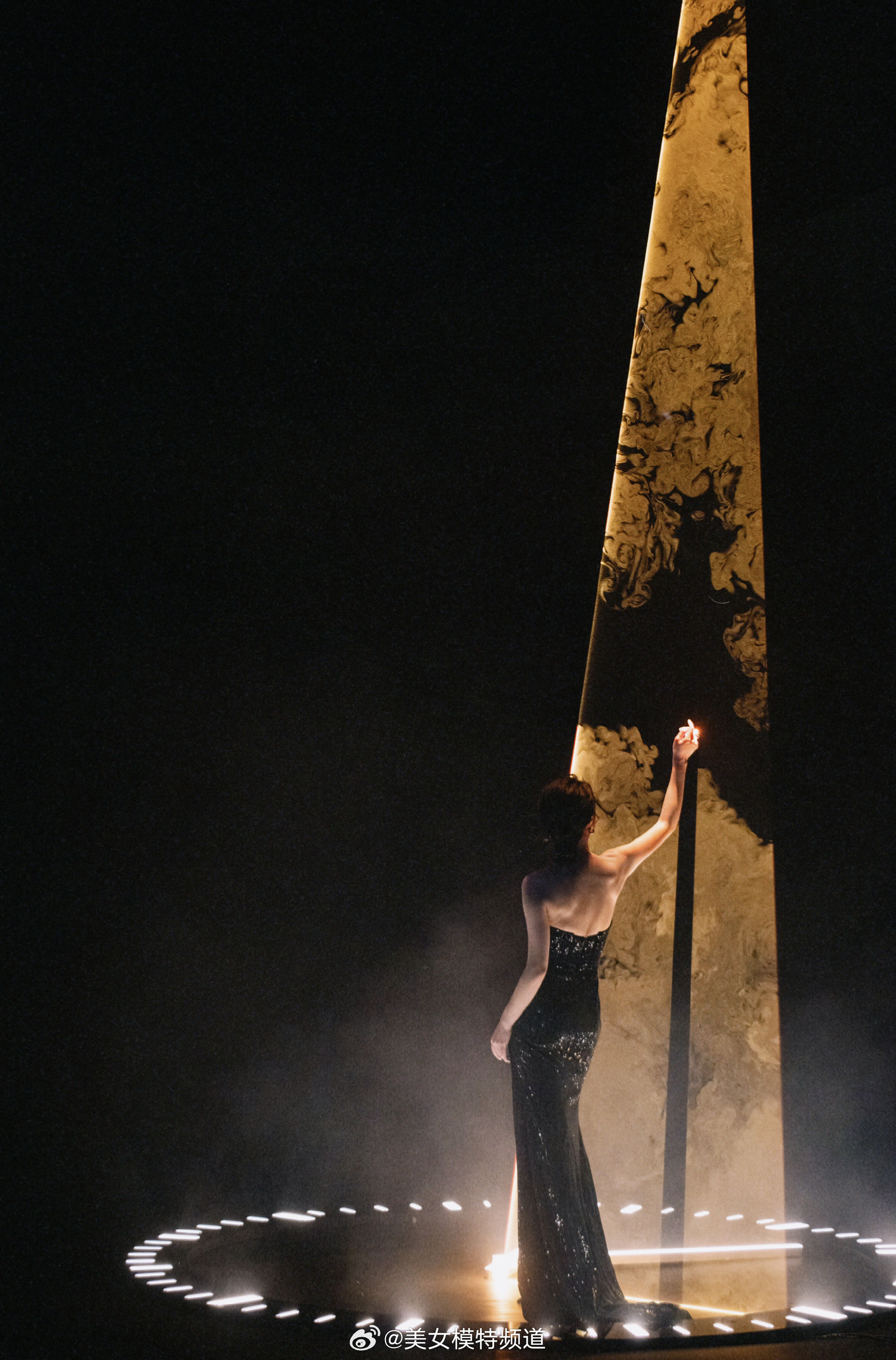 殷桃美照美背图集