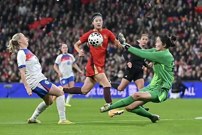 4分钟丢3球！中国女足2-3不敌苏格兰友谊赛遭两连败央视网消息：北京时间12月