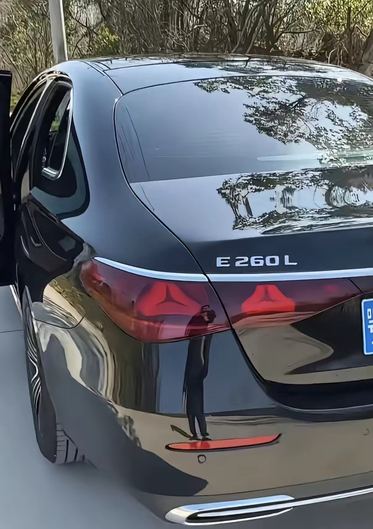你发现了吗？路上跑的奔驰E级，几乎都是E300L，很少见到E260L！这到底是为