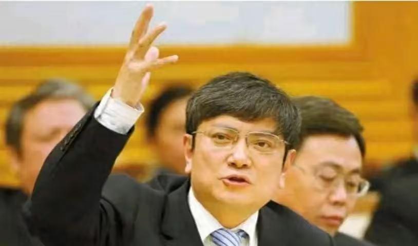 在全球化浪潮下，国际交流日益频繁，留学成为众多学子拓宽视野的重要途径，然而浙江大
