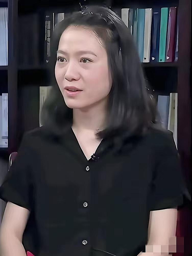 在杨振宁与翁帆的故事里，最动人的不是相守的时光，而是那份深入骨髓的体贴。