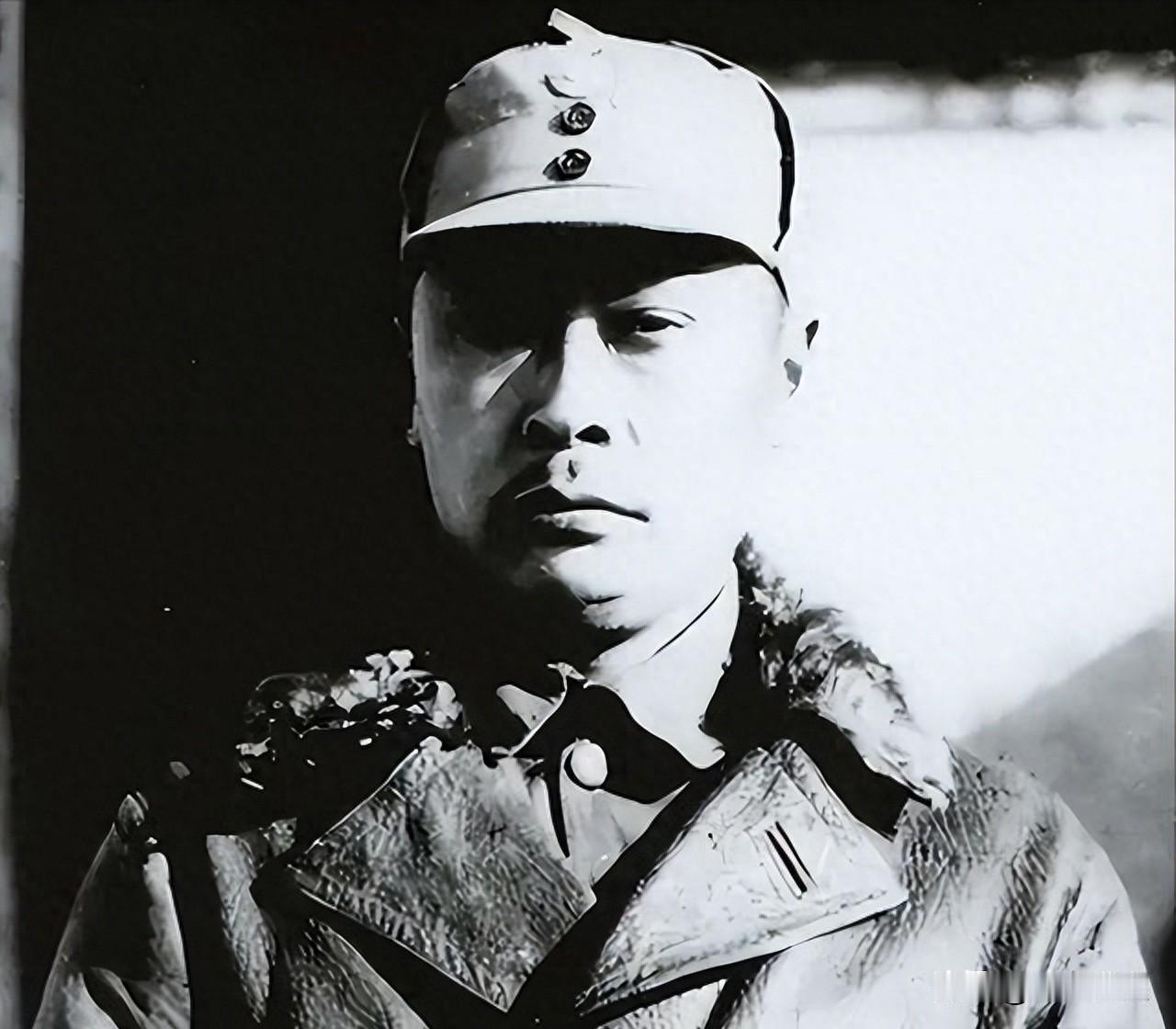 上海刚解放那会儿，陈毅穿件旧军装管银行、抓特务、稳粮价。没人信他能行，包括蒋介石