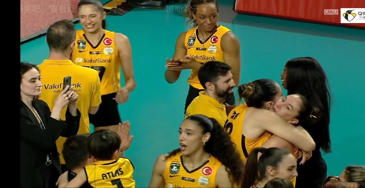 在今天凌晨结束的土超女排决赛第5回合的比赛中，拥有球星博斯科维奇和马尔科娃的瓦基