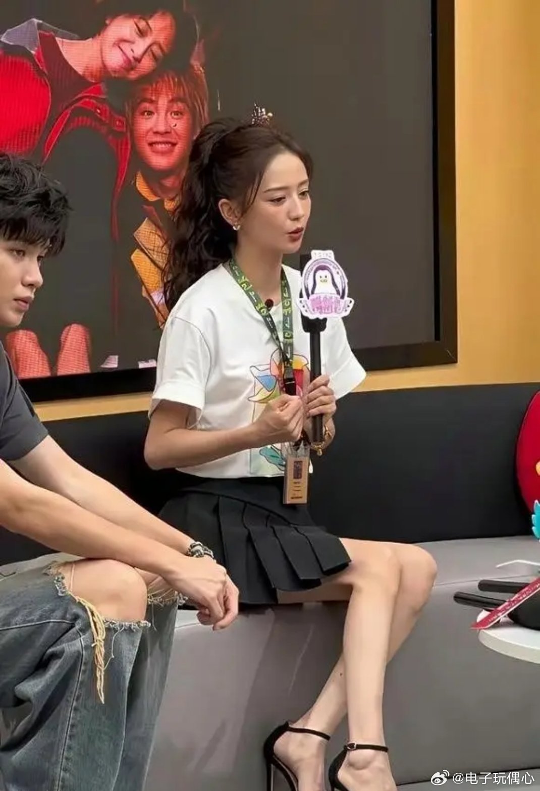 佟丽娅脚上的螺丝骨怎么肿起来了？