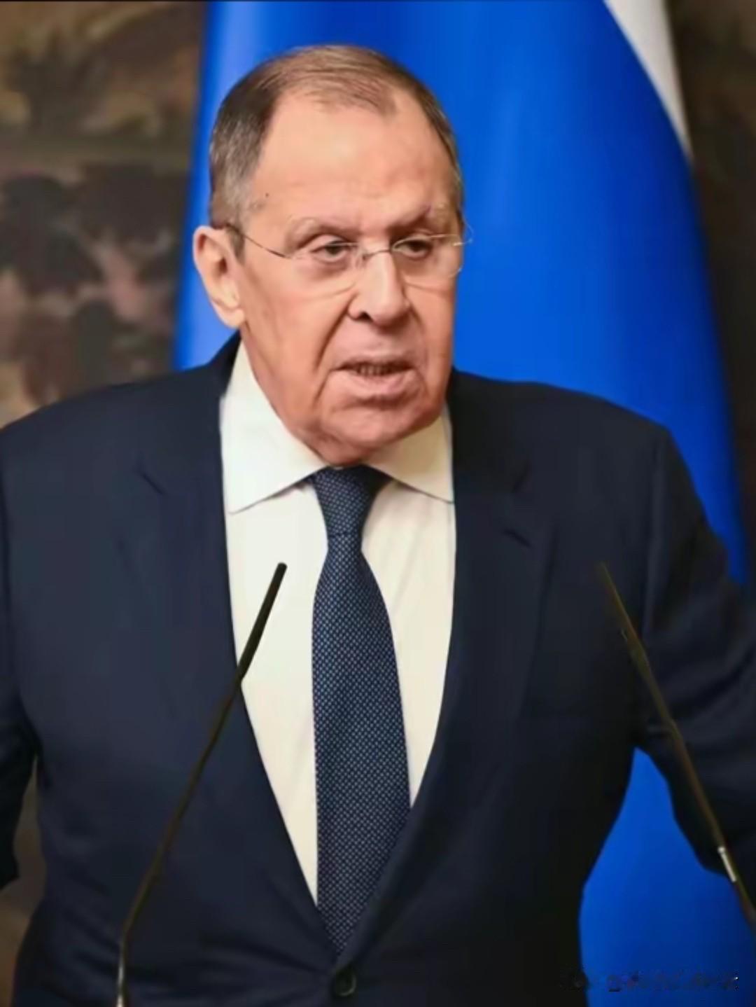 谁也没想到，俄罗斯给伊朗运送大批高端装备的动作会闹得这样热闹。消息一出，美国那边