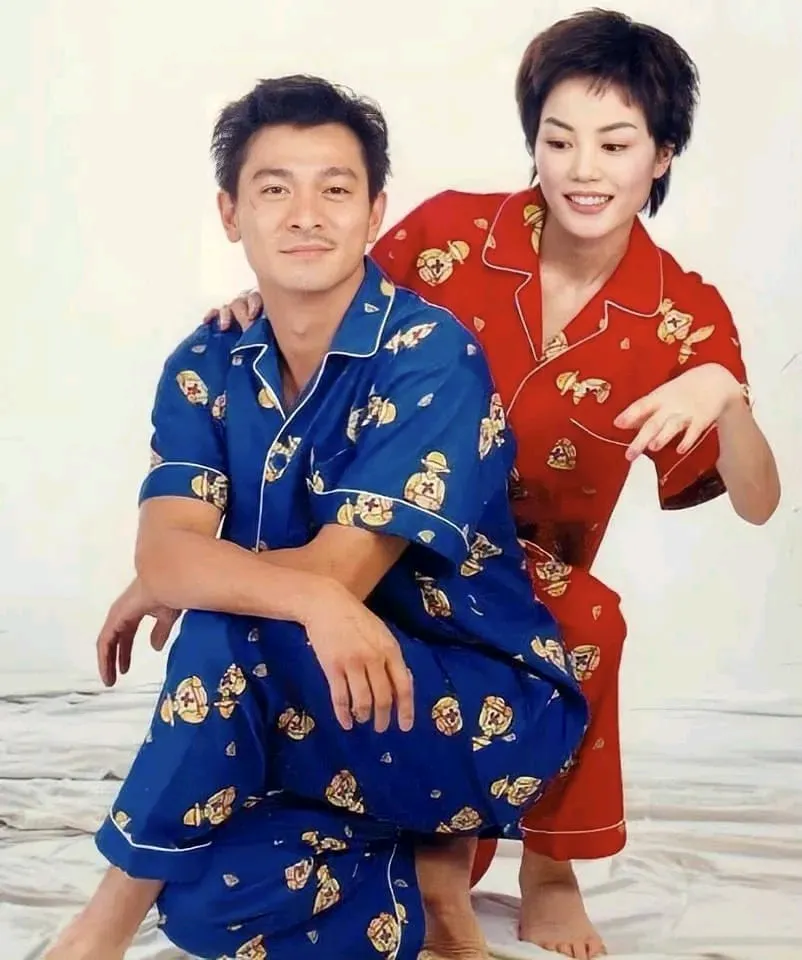 刘德华王菲罕见睡衣合影曝光！这反差感谁懂啊？