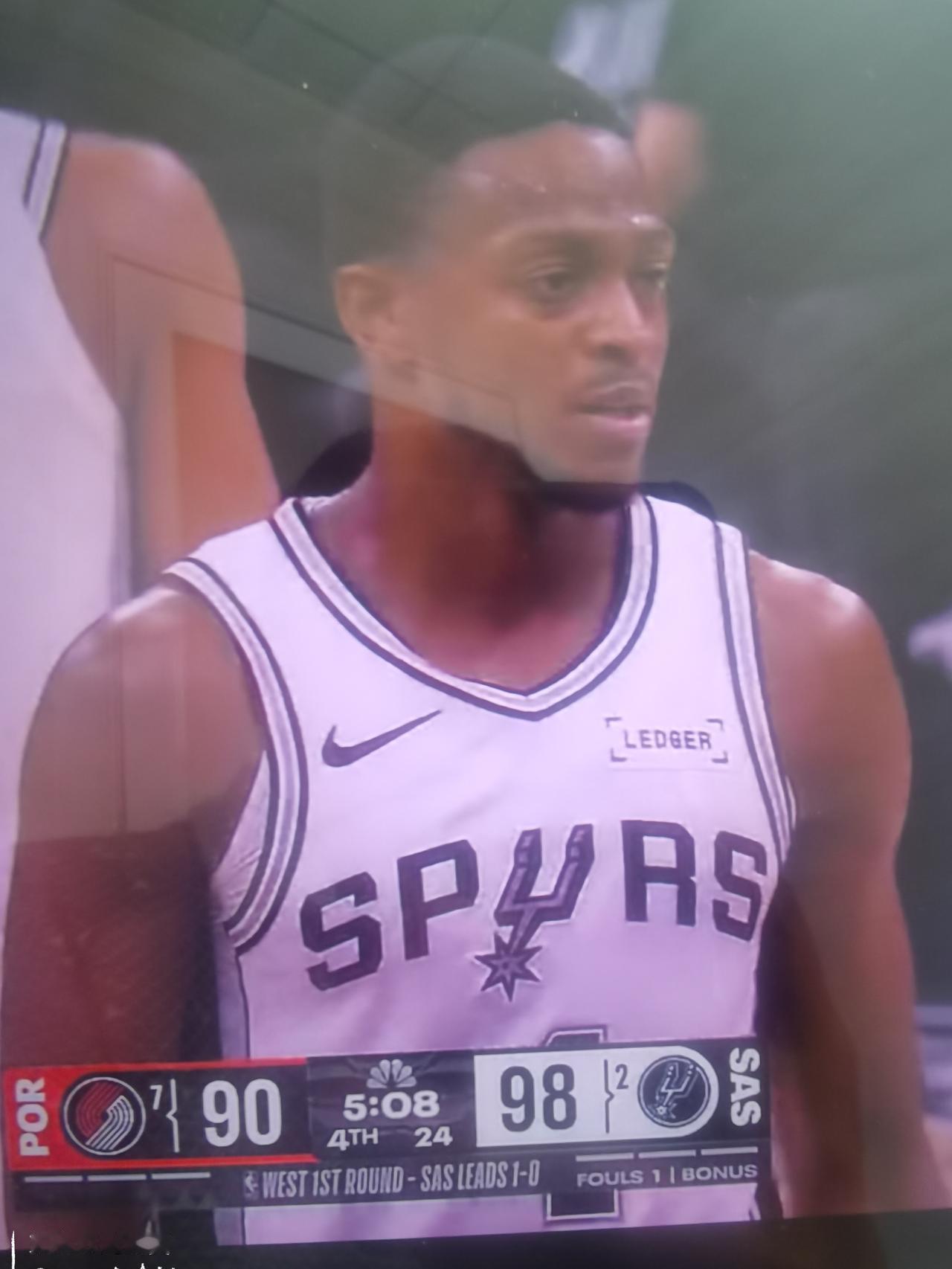 福克斯对不起马刺给的顶薪西部季后赛首轮，马刺主场103-10