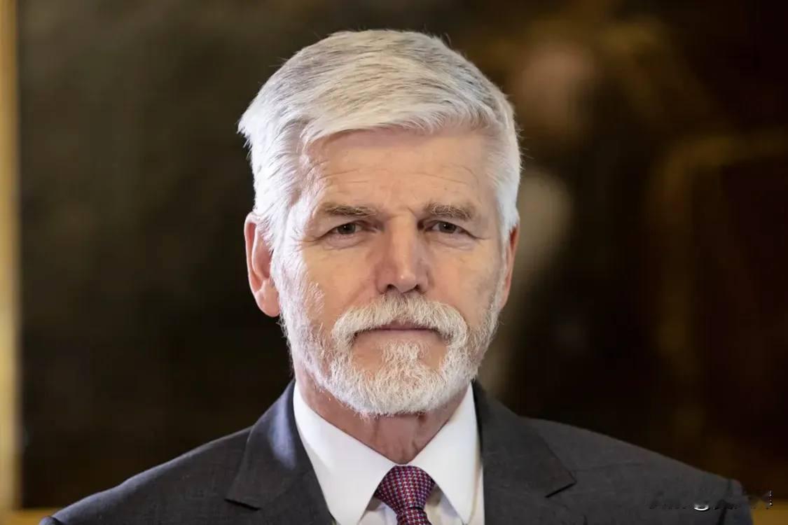 【捷克总统帕维尔指责外长马钦卡对其实施敲诈】1月27日，捷克总统帕维尔表示