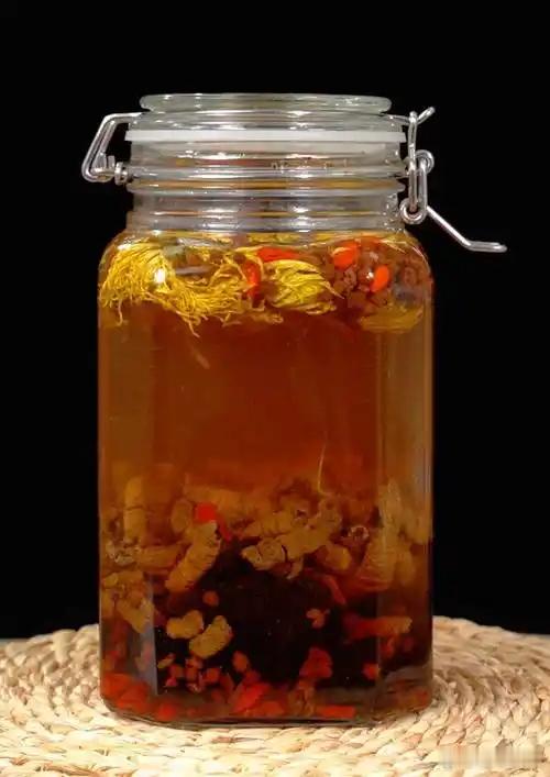 长生酒的配制方法及功效一、核心用量（按500ml白酒配比，单位：g）-枸杞子30