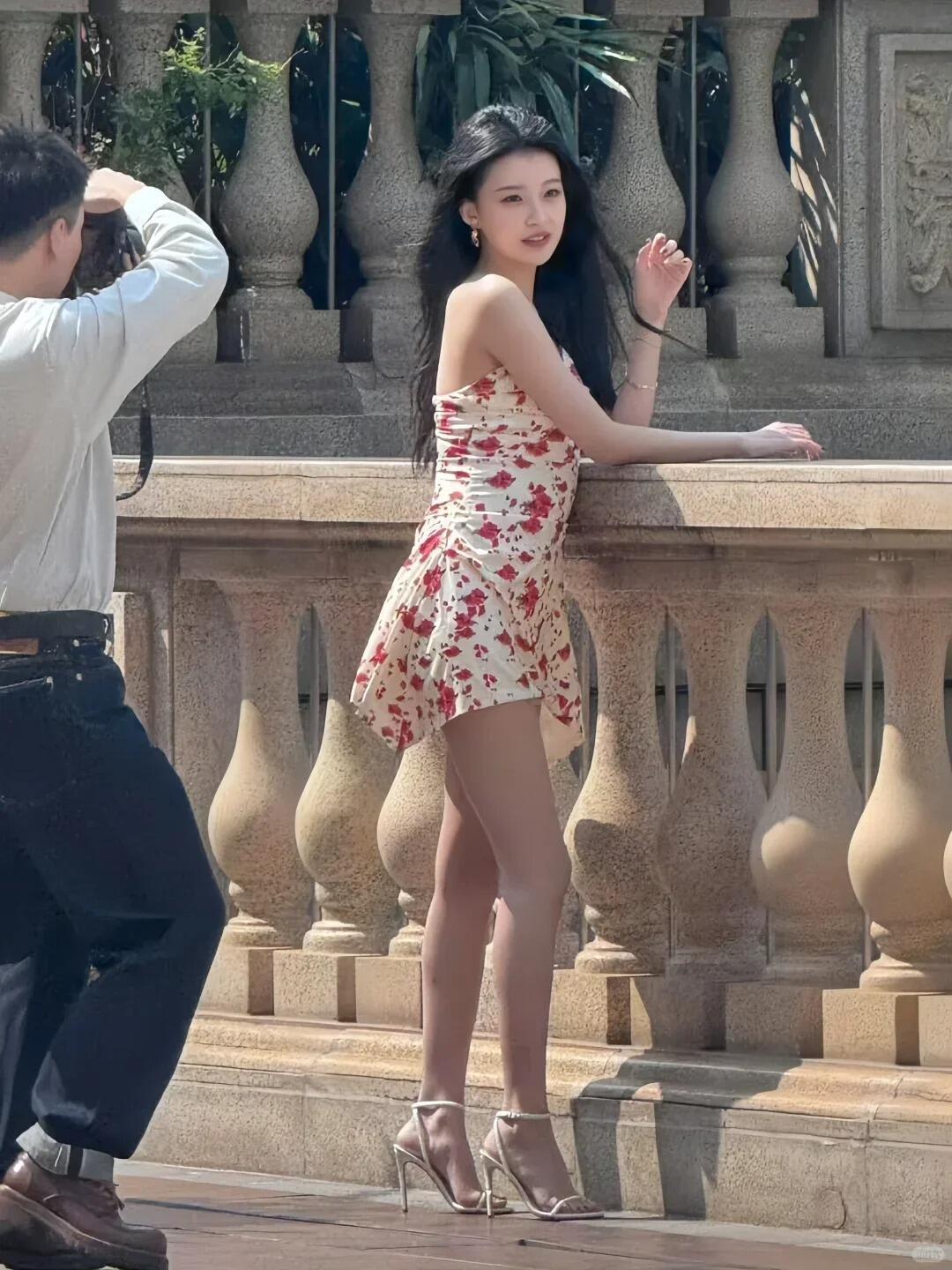 不是，，，她私下这样？​​​