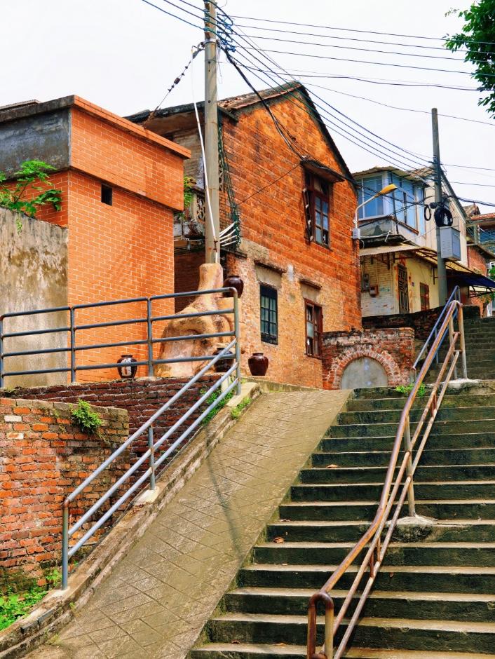 佛山私藏老村落！地铁直达一键梦回80年代广佛地铁直达石湾站，免费宝藏何岗新村