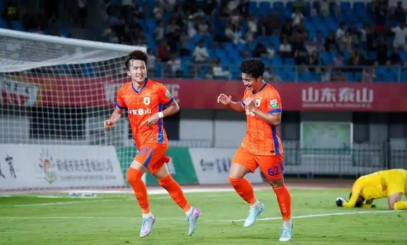 说白了，这比赛结果挺打脸的。山东泰山B队，身价是对手的两倍多，赛前喊着要冲甲，