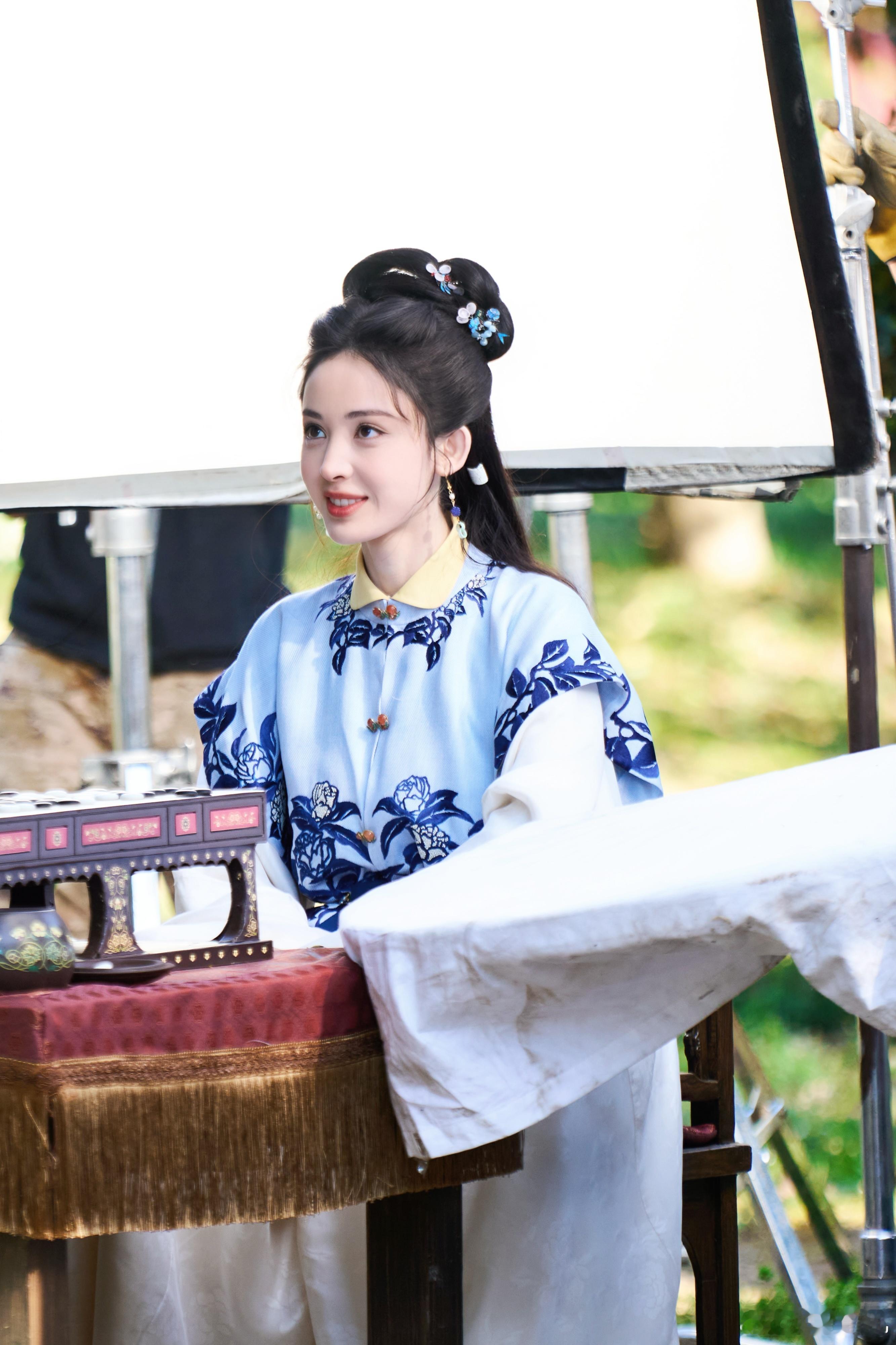 娜扎拉侯明昊这下把我going住了娜扎这张脸演荣大小姐适配度拉满！颜值和气质