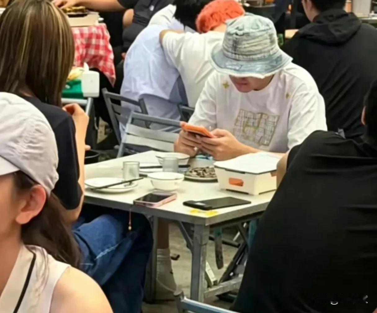包贝尔太沉得住气了！时隔24小时还未回应，很多网友已经给他想好措辞了，“直接说