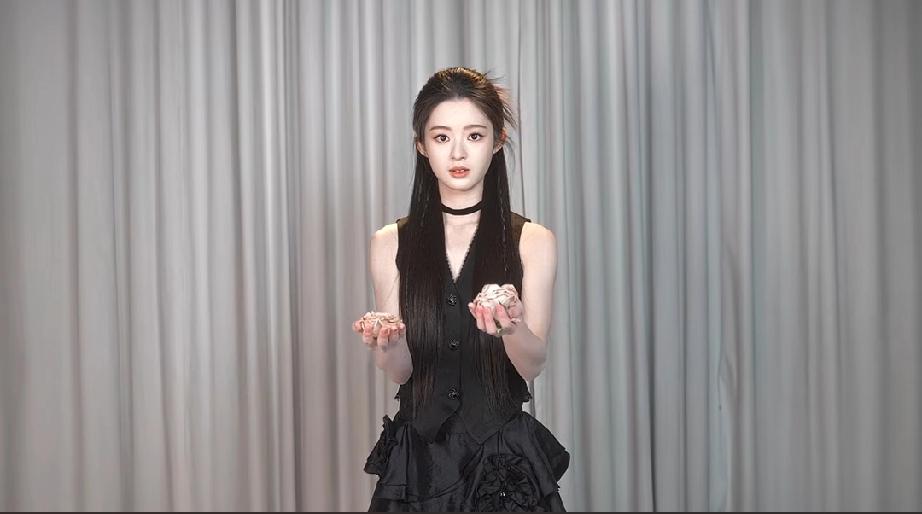 黄杨钿甜宣传冰湖，网友发宇文怀复活卡底下评论好多都是吐槽的，说她演戏像木头人