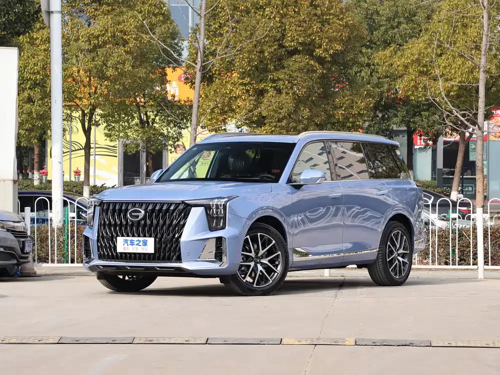 2026款广汽传祺GS8混动七座版，中大型家用SUV。整车4980mm×1950