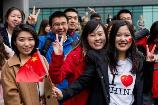 西方可能都没注意到，一个现象正在中国发生，风向已经悄然开始变了！日本《朝日新闻