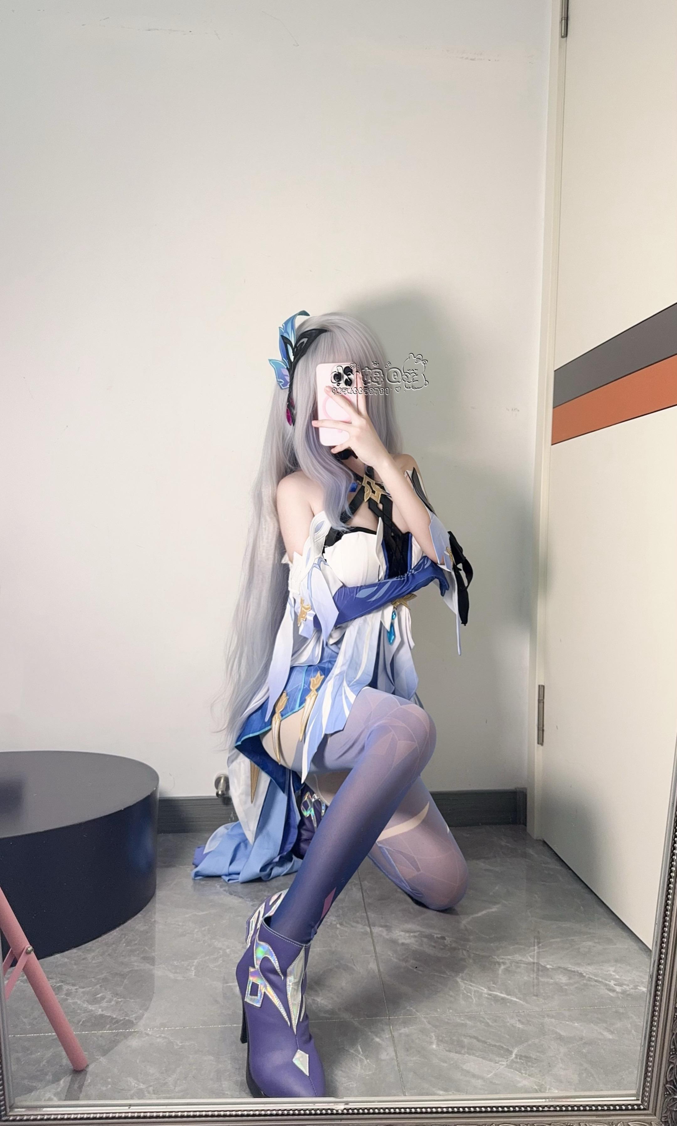 简直是苛刻cos